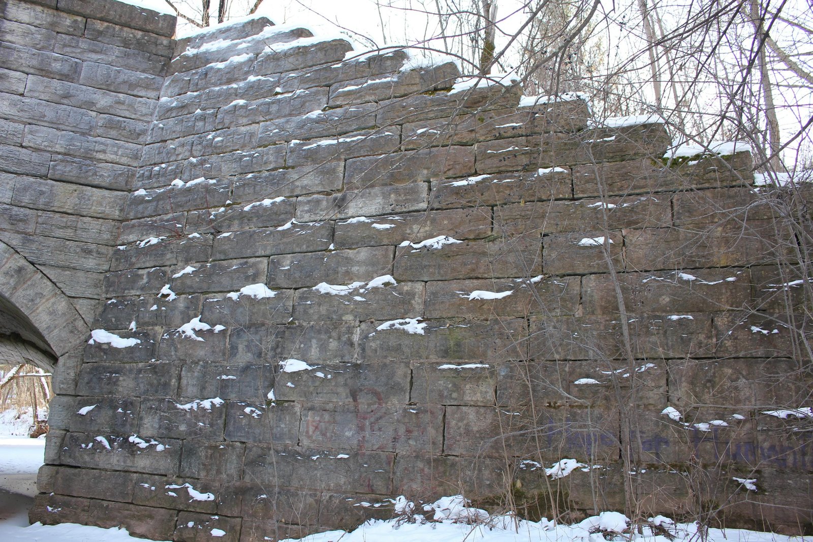 Northwest wing wall